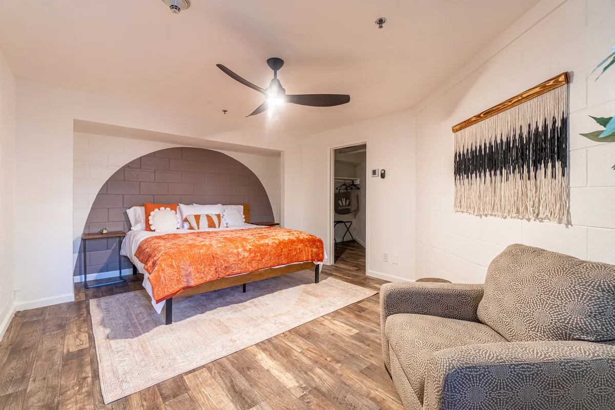 Midtown Manor Unit 13 interior detail