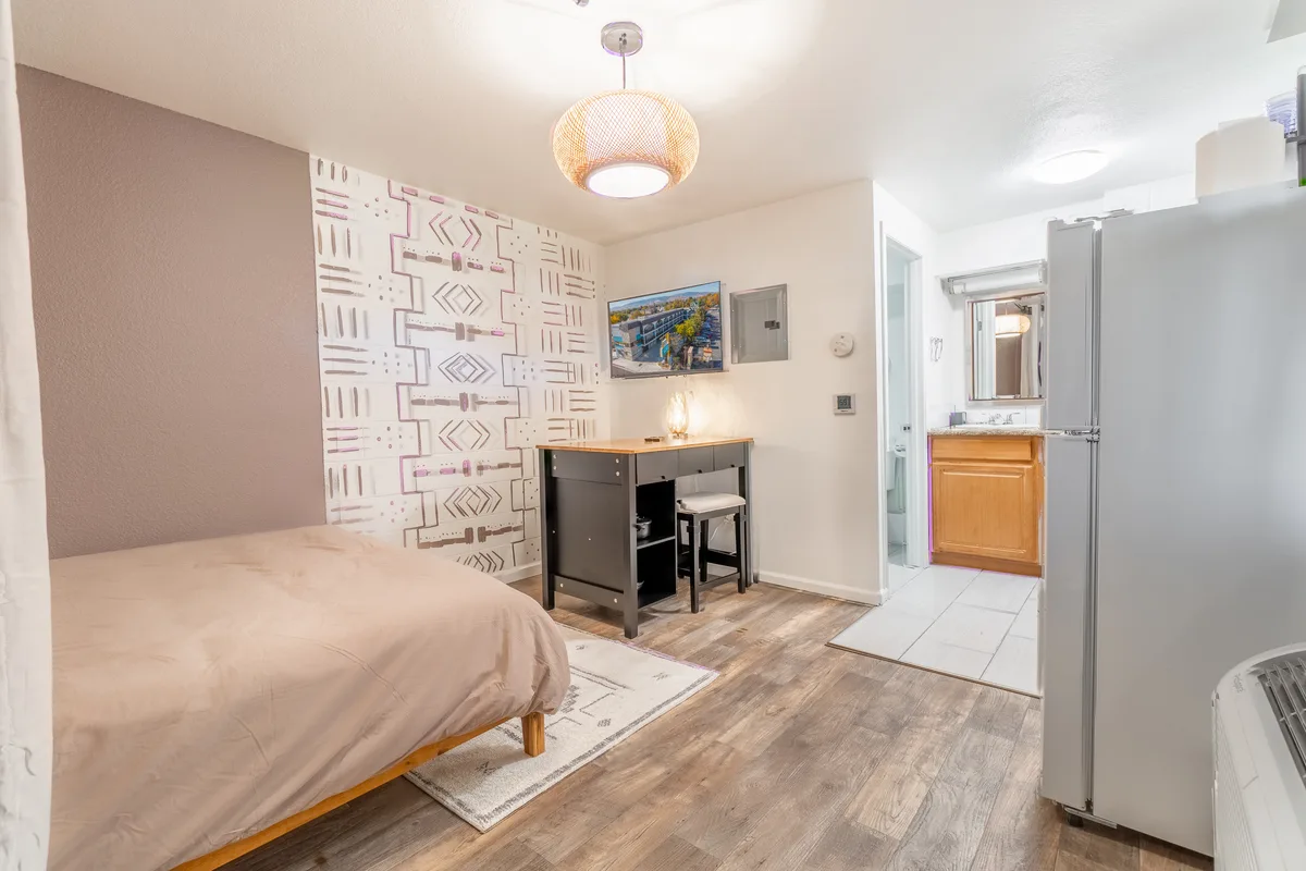 Midtown Manor Unit 15 studio interior